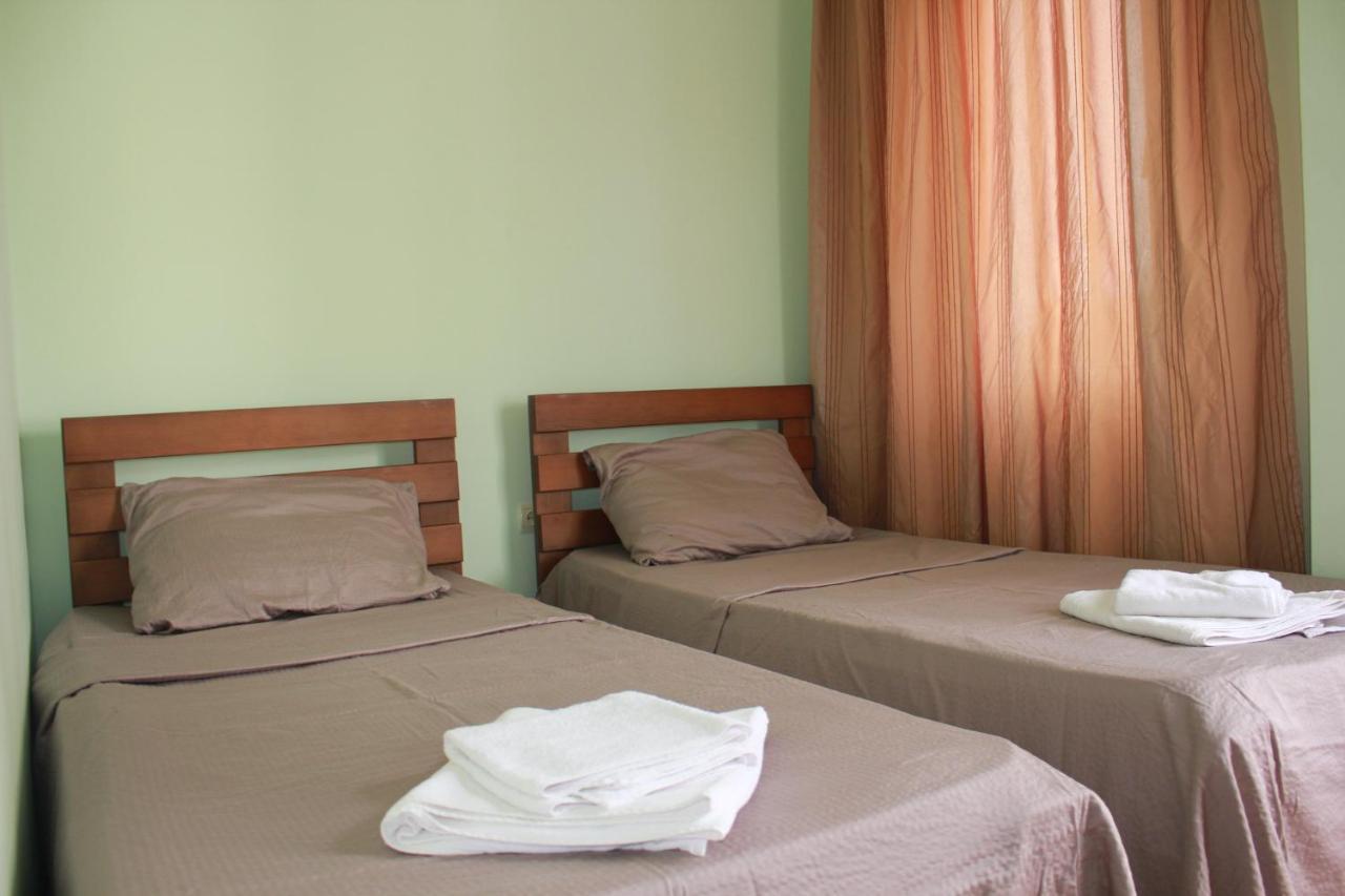 Hotel Premium Уреки Екстериор снимка