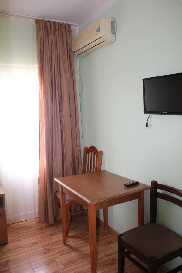 Hotel Premium Уреки Екстериор снимка